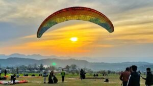 places to visit in Bir Billing, Bir Billing tourism, Rajgundha Valley, Baijnath Temple, Tashi Jong Monastery